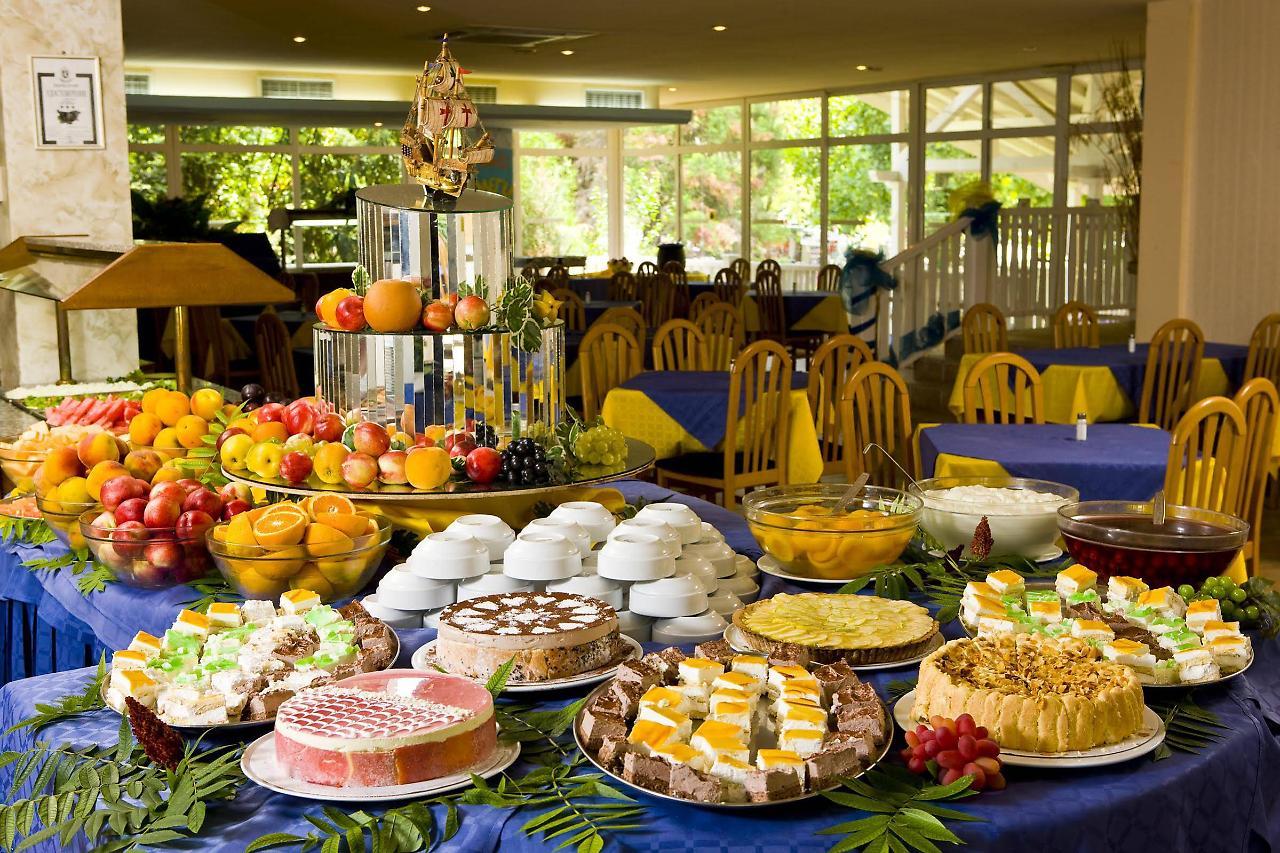 Hotel Oasis Albena Ngoại thất bức ảnh