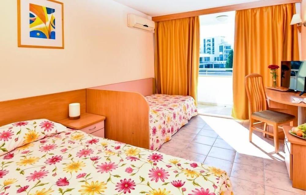 Hotel Oasis Albena Ngoại thất bức ảnh